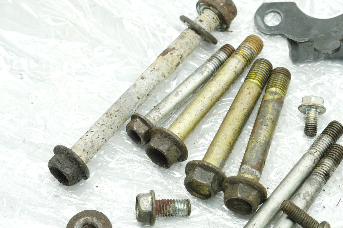 HONDA CLR 125 JD18 CITYFLY Screws Nuts Small Parts (for Frame Fairing)