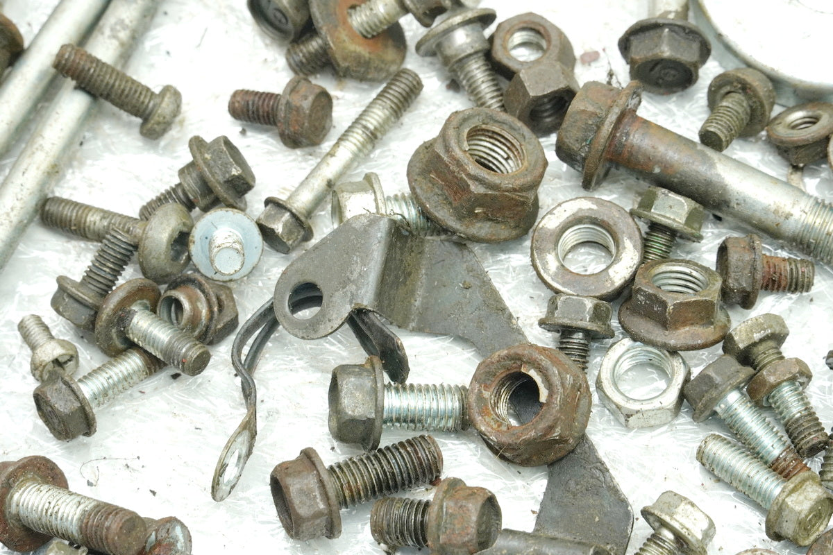 HONDA CLR 125 JD18 CITYFLY Screws Nuts Small Parts (for Frame Fairing)