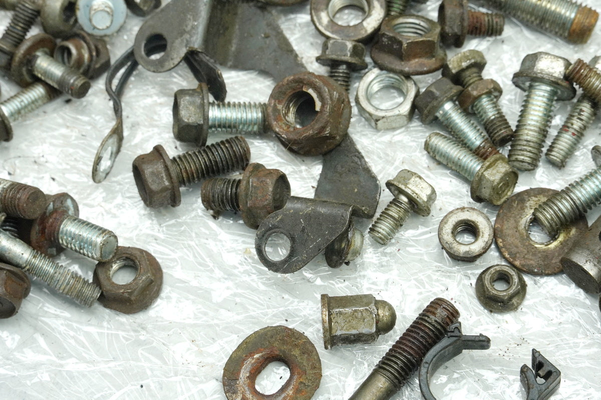 HONDA CLR 125 JD18 CITYFLY Screws Nuts Small Parts (for Frame Fairing)