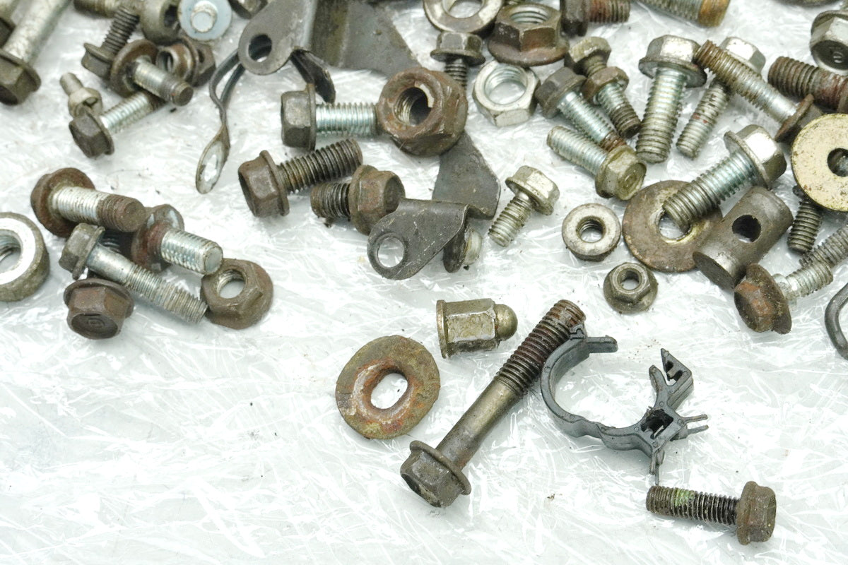 HONDA CLR 125 JD18 CITYFLY Screws Nuts Small Parts (for Frame Fairing)