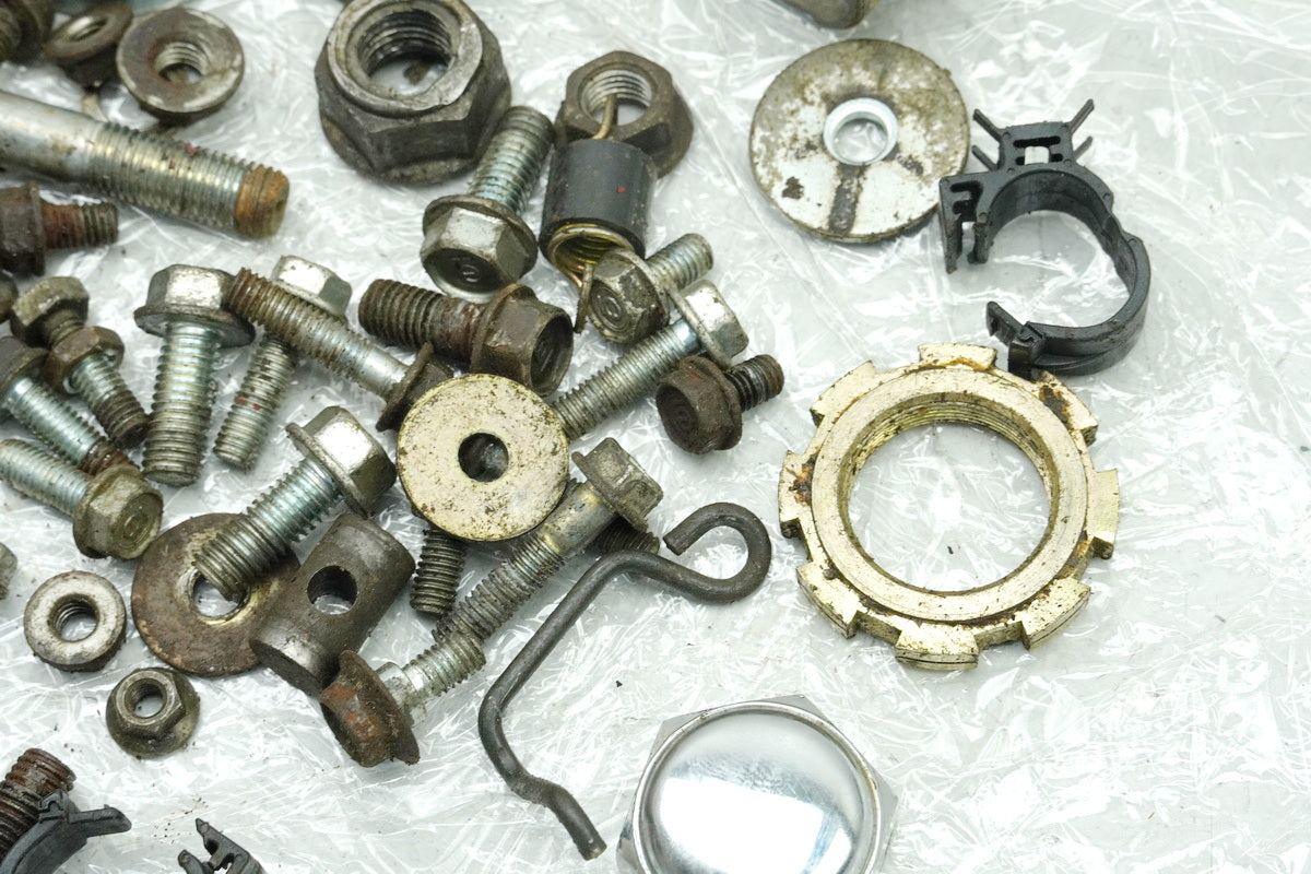 HONDA CLR 125 JD18 CITYFLY Screws Nuts Small Parts (for Frame Fairing)
