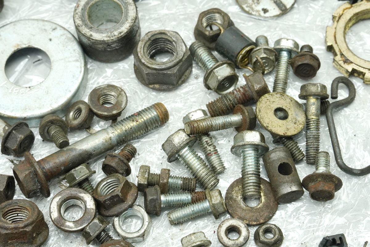 HONDA CLR 125 JD18 CITYFLY Screws Nuts Small Parts (for Frame Fairing)