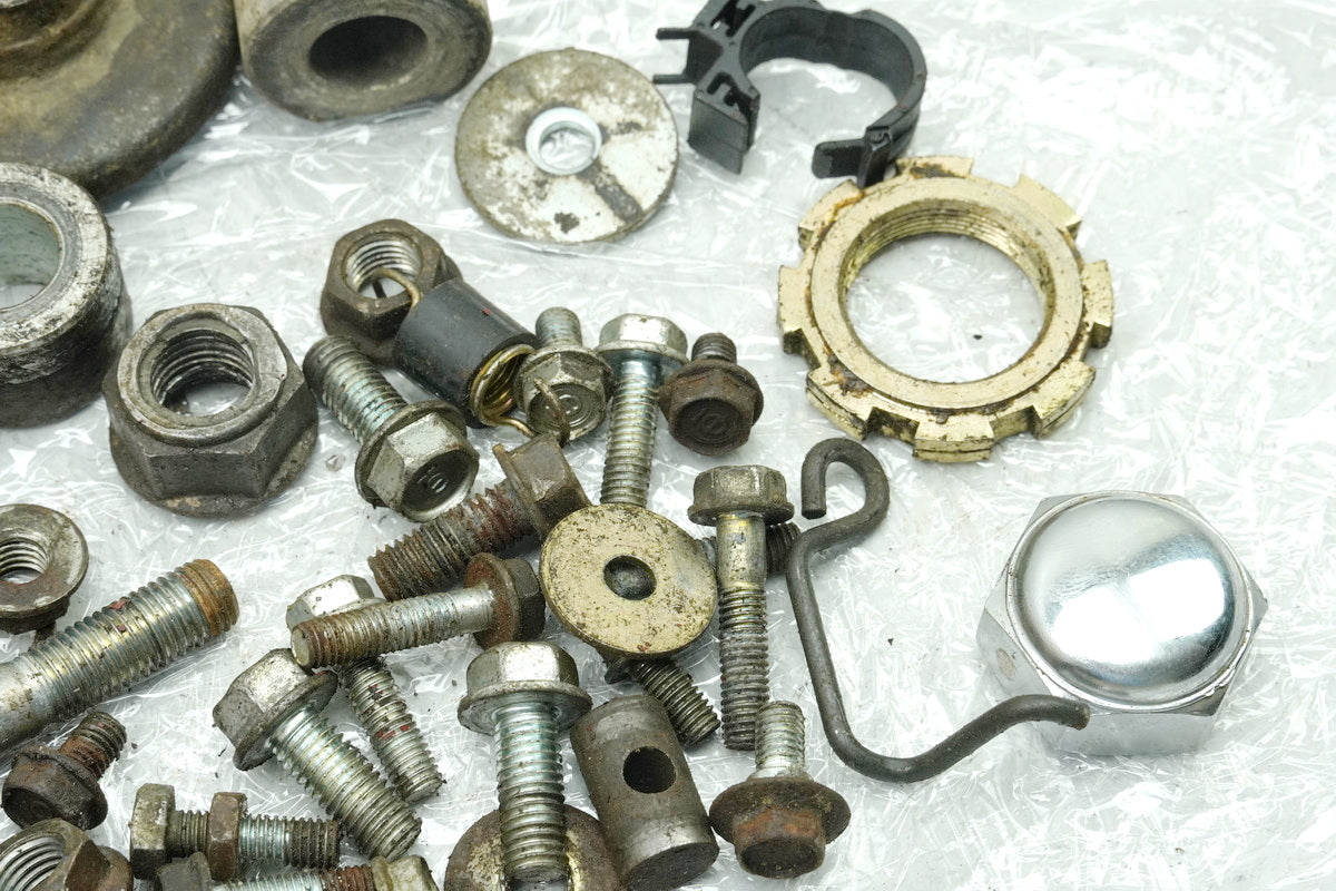 HONDA CLR 125 JD18 CITYFLY Screws Nuts Small Parts (for Frame Fairing)