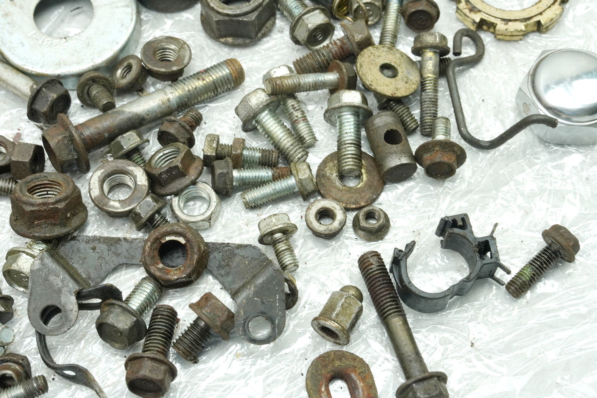 HONDA CLR 125 JD18 CITYFLY Screws Nuts Small Parts (for Frame Fairing)