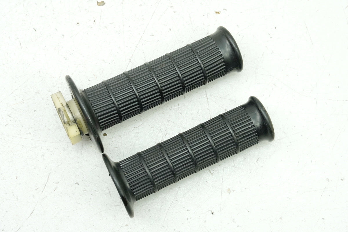 YAMAHA DS7 250 Acelerador Puño de Goma Empuñadura Puños de Manillar (para Cable de Acelerador del Manillar)