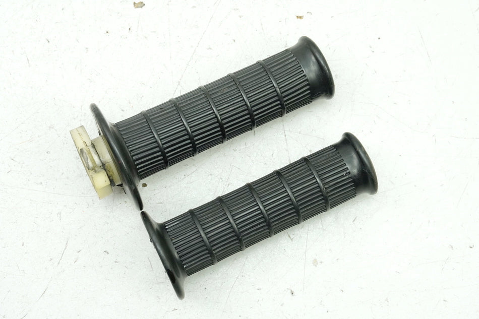 YAMAHA DS7 250 Acelerador Puño de Goma Empuñadura Puños de Manillar (para Cable de Acelerador del Manillar)