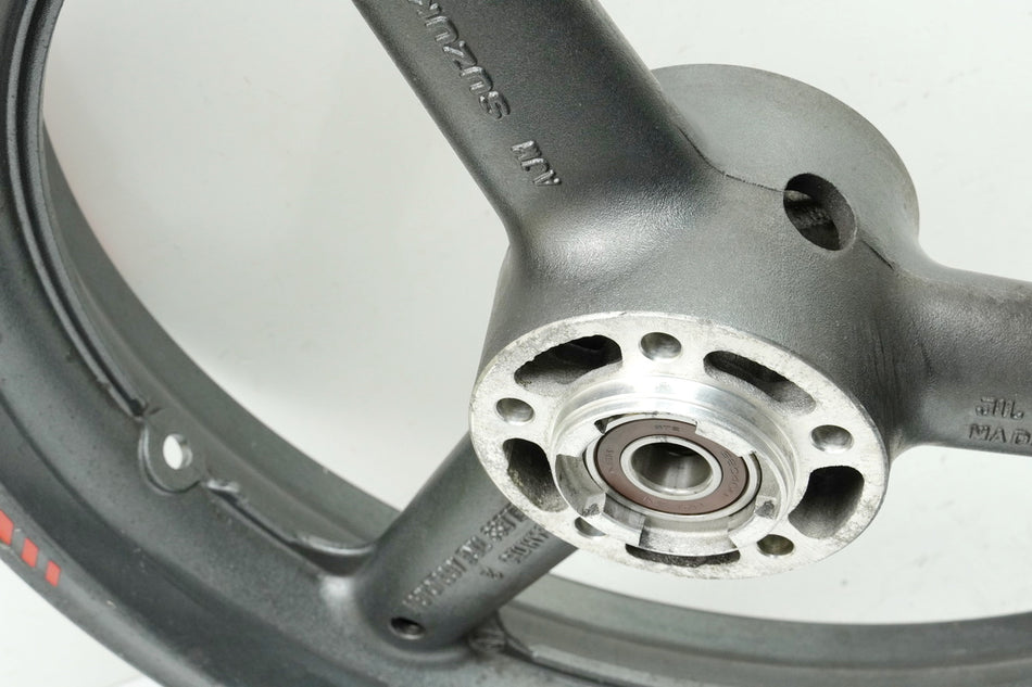 SUZUKI GSX 750 AE INAZUMA Llanta delantera Rueda delantera J17 x MT 3.50 gris