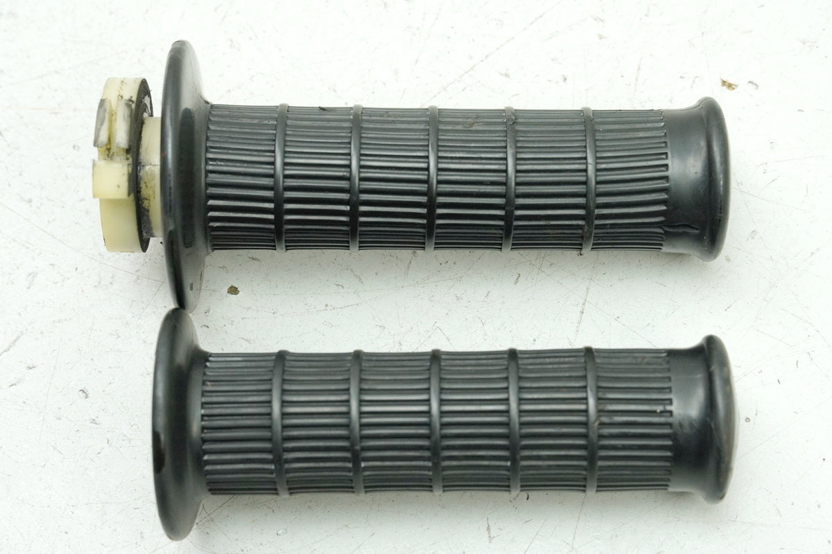 YAMAHA DS7 250 Acelerador Puño de Goma Empuñadura Puños de Manillar (para Cable de Acelerador del Manillar)