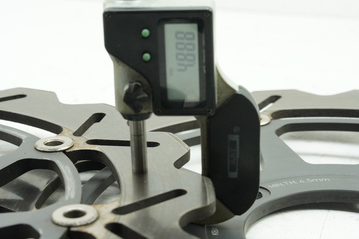 TRIUMPH SPEED TRIPLE 955 i 595 N Discos de freno delanteros Par 4,9 mm
