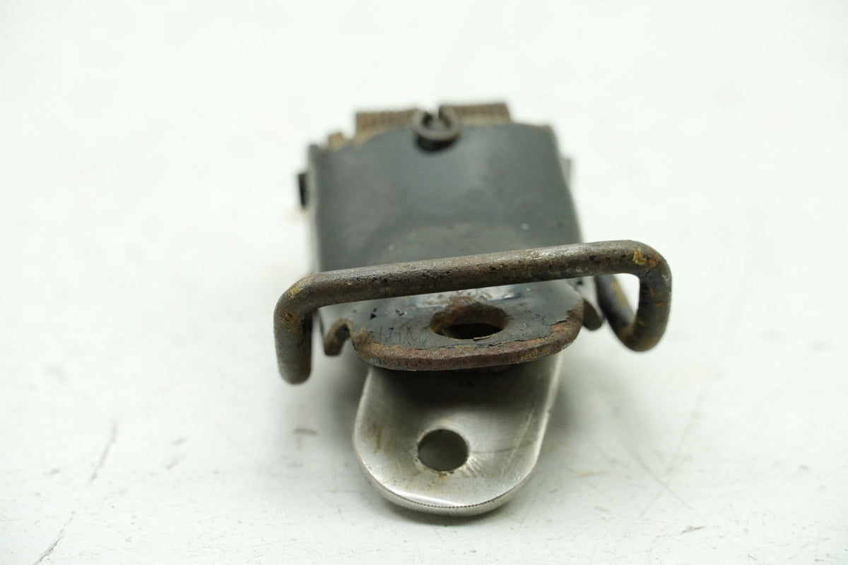 YAMAHA DS7 250 Scharnier Sitzbank Halter Träger Öffner Verschluß