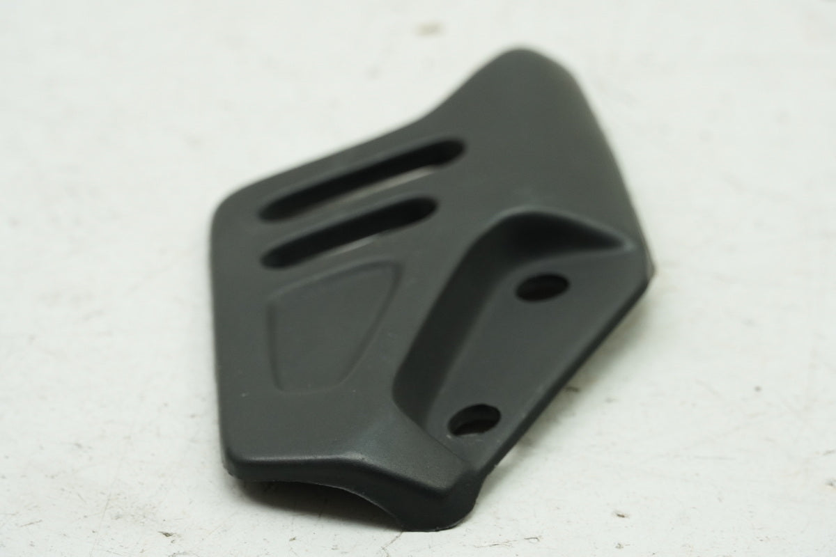 Aprilia Pegaso 650 GA (MX) Abdeckung Bremspumpe hinten Cover Blende Pumpendeckel