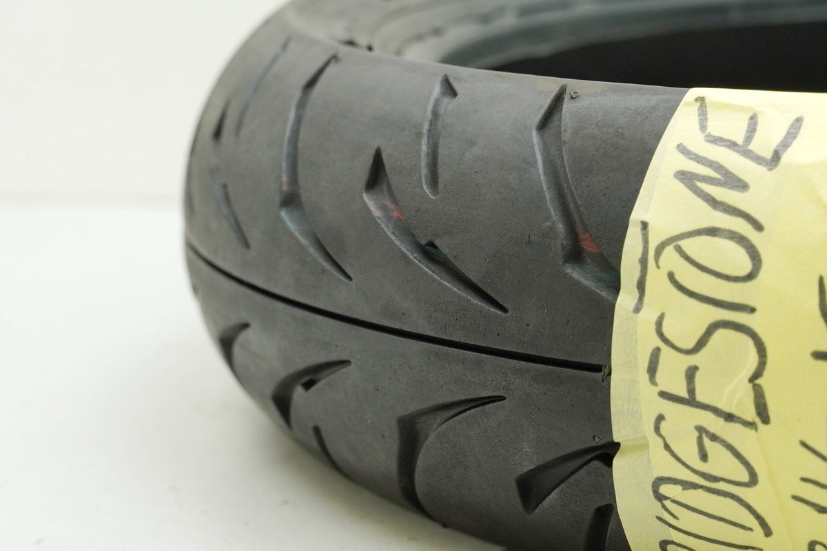 YAMAHA MT 125 A RE11 (RE29) Bridgestone Battlax BT39F 100/ 80 - 17 (52H) Reifen