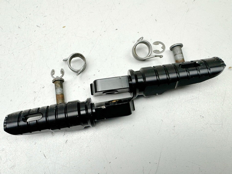 APRILIA RS 125 XA GP Replica Estriberas delanteras conductor Aluminio fresado Estribera izq der