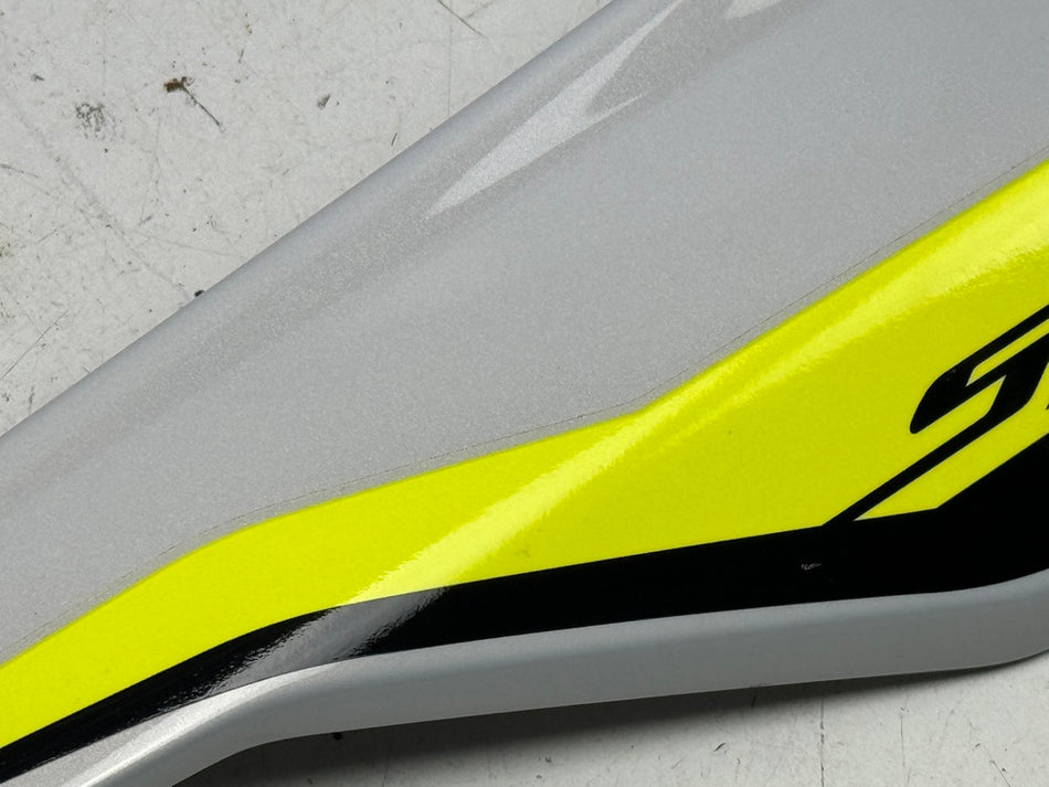BMW S 1000 R K63 Carenado trasero derecho Cubierta lateral plateada desde 21