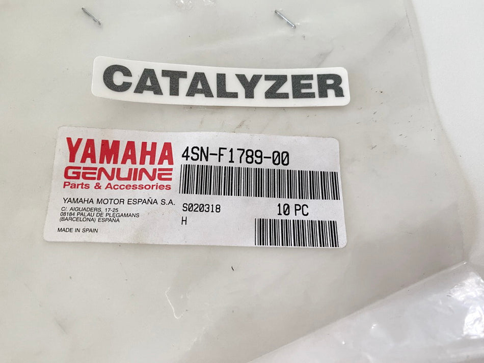 Yamaha Aufkleber Emblem original 4SN-F1789-00 Catalyzer Neo's Axis Ovetto -  NEU