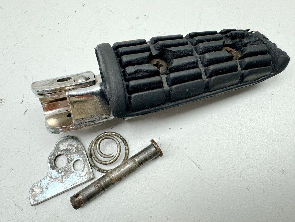 YAMAHA FZX 750 2MU (2JE) Rear Right Passenger Footrest