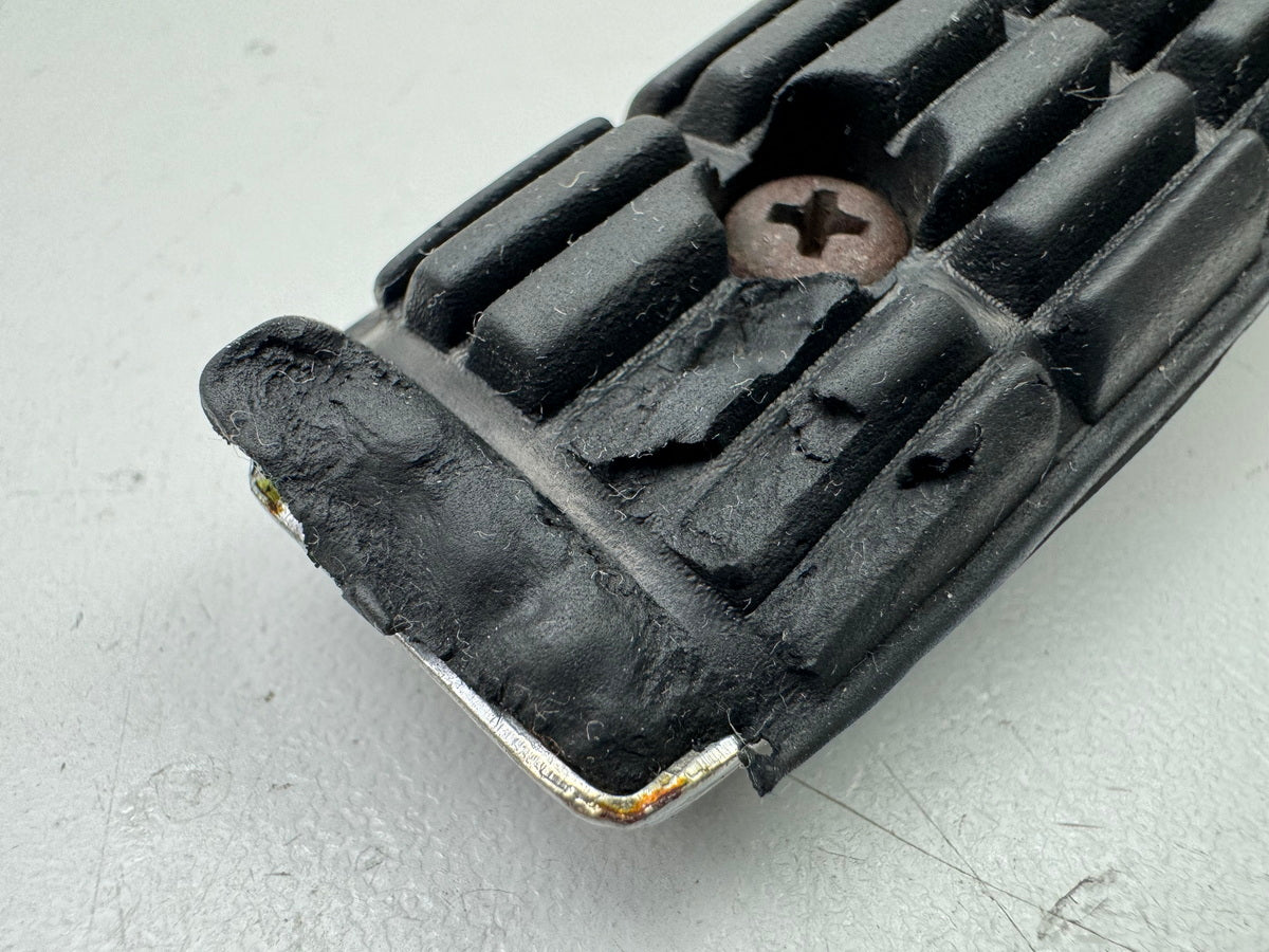 YAMAHA FZX 750 2MU (2JE) Rear Right Passenger Footrest