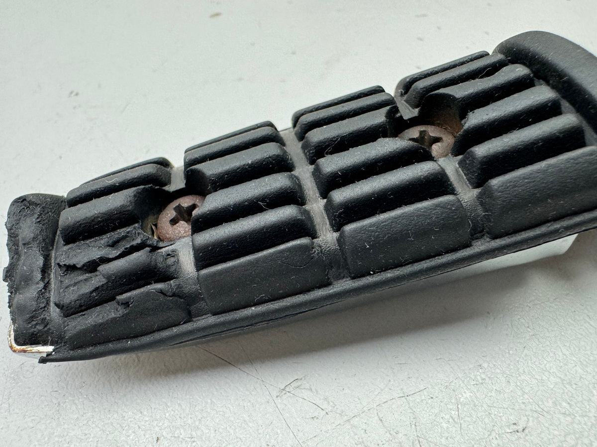 YAMAHA FZX 750 2MU (2JE) Rear Right Passenger Footrest