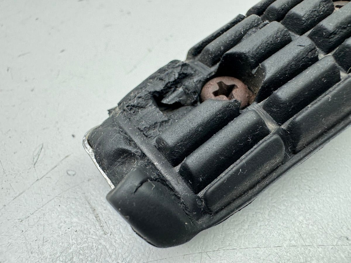 YAMAHA FZX 750 2MU (2JE) Rear left passenger footrest
