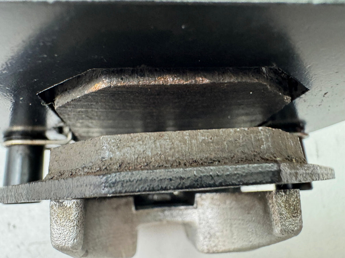 APRILIA RS 125 XA GP Replica Bremssattel hinten Bremszange Bremskolben Klötze