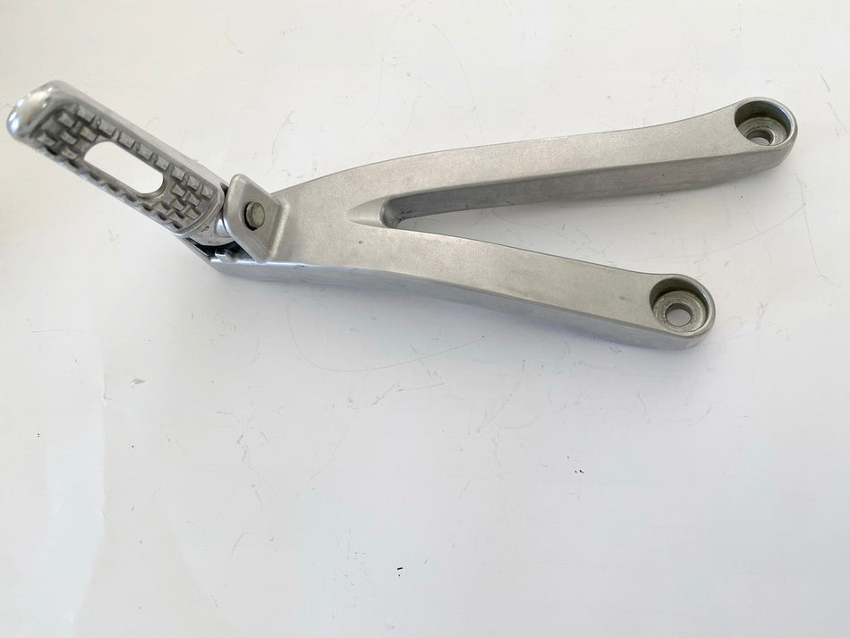 HONDA CBR 600 RR PC40 Footrest System Passenger Left Holder Footrest Carrier 07-13