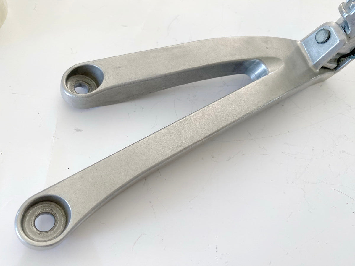 HONDA CBR 600 RR PC40 Fußrastenanlage Sozius links Halter Fußraste Träger 07-13