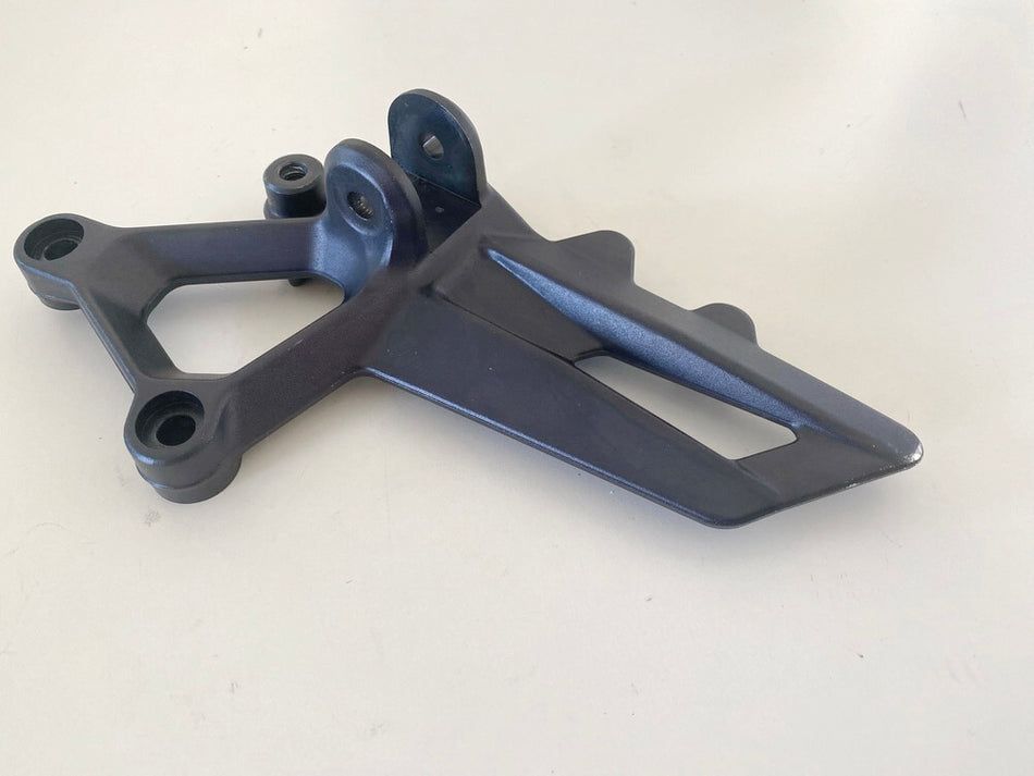KTM 1290 SUPERDUKE R Footpeg Mount Rider Right Holder Footrest Footpeg Plate