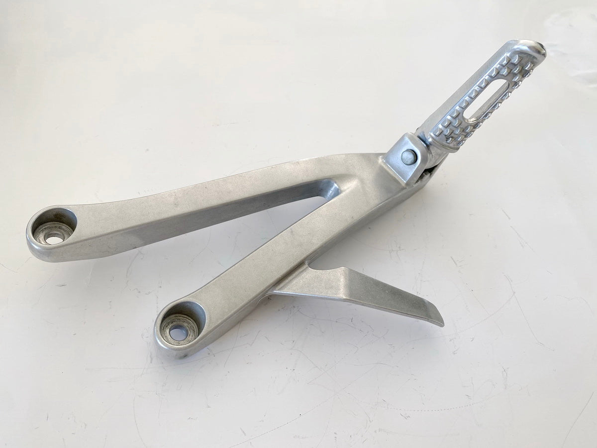 HONDA CBR 600 RR PC40 Fußrastenanlage Sozius rechts Halter Fußraste Träger 07-13