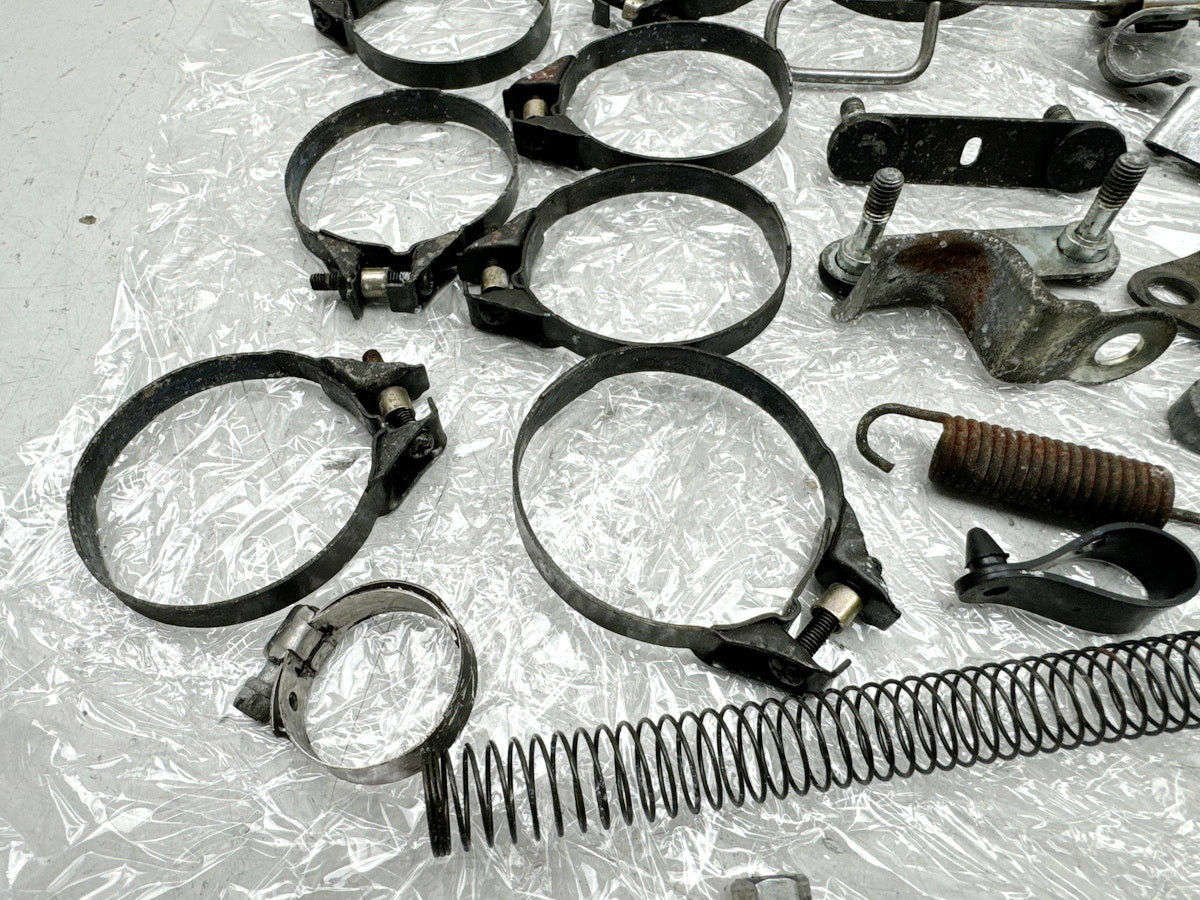 YAMAHA FZX 750 2MU (2JE) Screws Nuts Brackets Small Parts (for Frame Fairing)