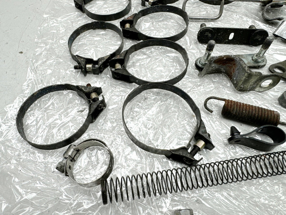 YAMAHA FZX 750 2MU (2JE) Screws Nuts Brackets Small Parts (for Frame Fairing)
