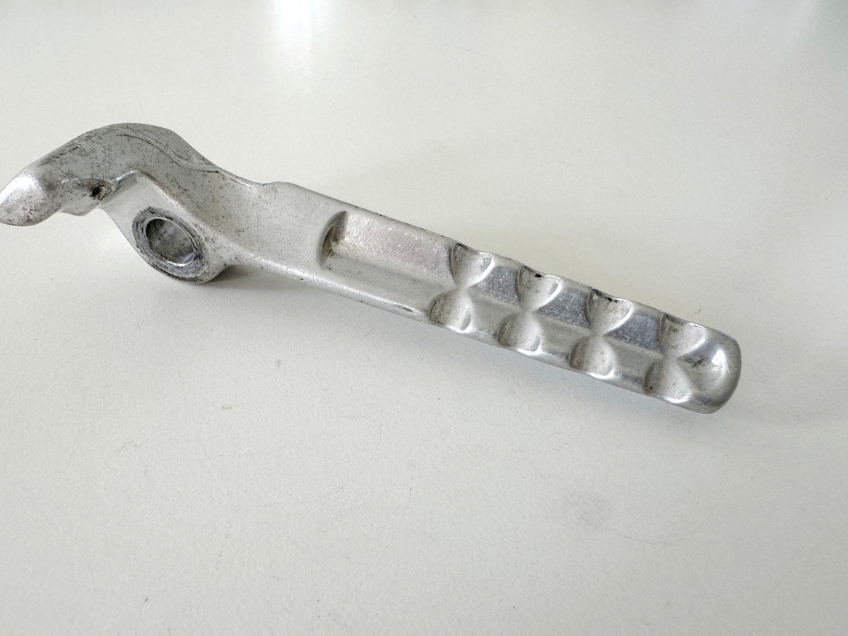 YAMAHA TT 600 E 4GV (4LW) Fußraste hinten links original Sozius Beifahrer