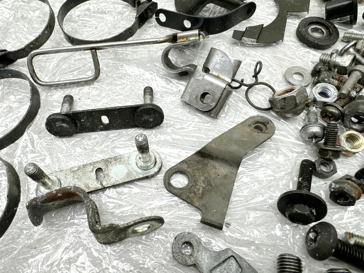 YAMAHA FZX 750 2MU (2JE) Screws Nuts Brackets Small Parts (for Frame Fairing)