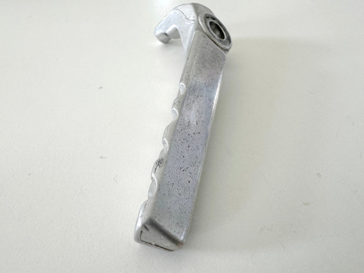 YAMAHA TT 600 E 4GV (4LW) Fußraste hinten links original Sozius Beifahrer