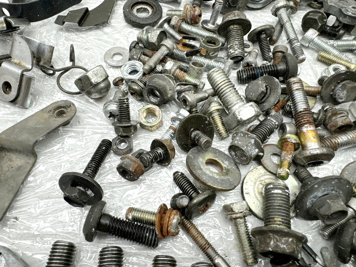 YAMAHA FZX 750 2MU (2JE) Screws Nuts Brackets Small Parts (for Frame Fairing)