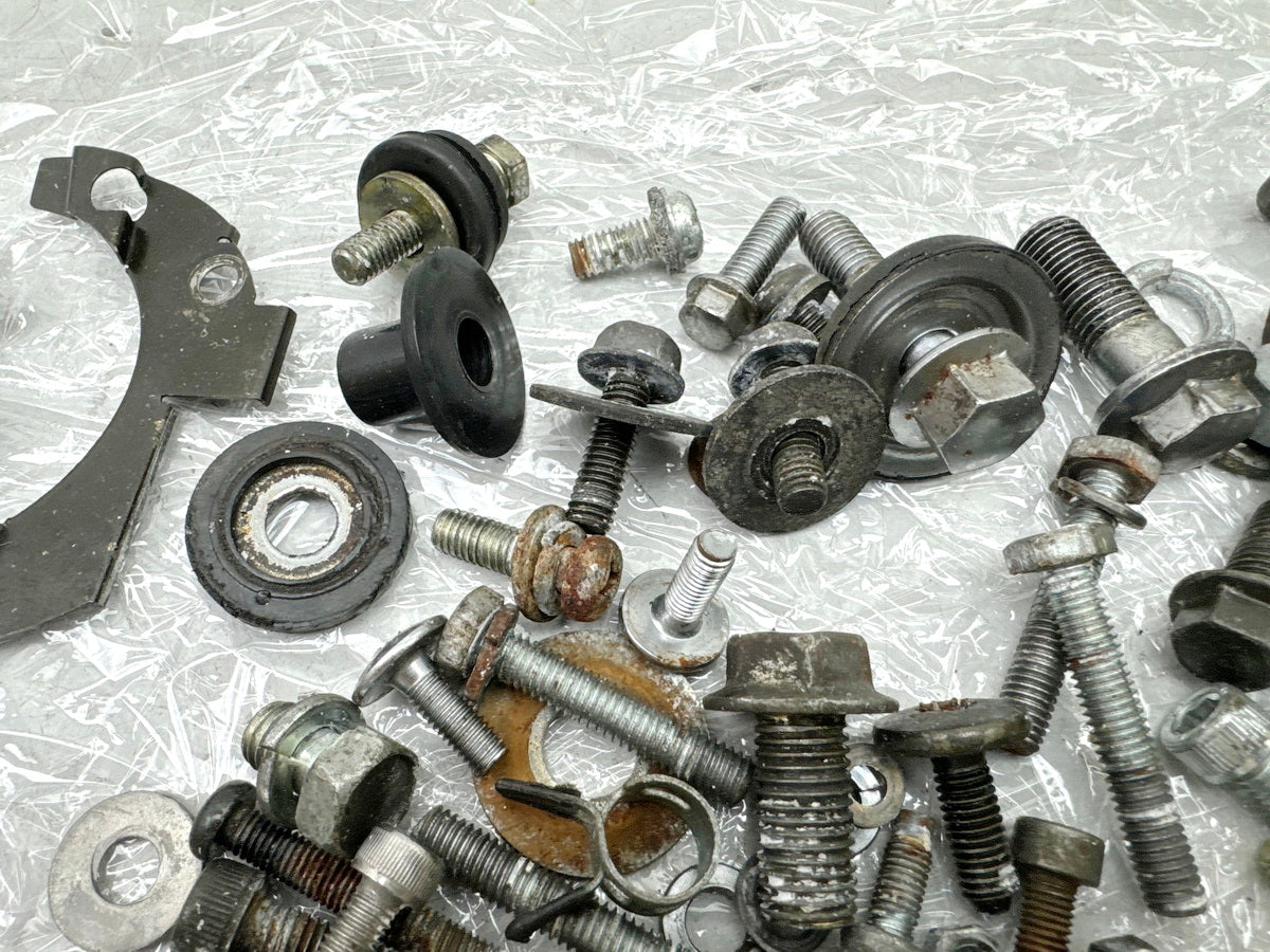 YAMAHA FZX 750 2MU (2JE) Screws Nuts Brackets Small Parts (for Frame Fairing)