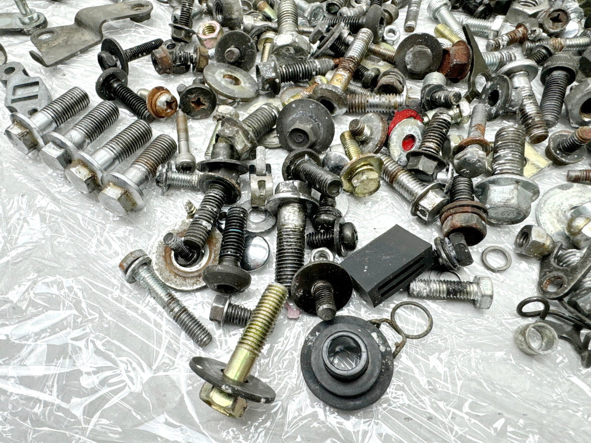 YAMAHA FZX 750 2MU (2JE) Screws Nuts Brackets Small Parts (for Frame Fairing)