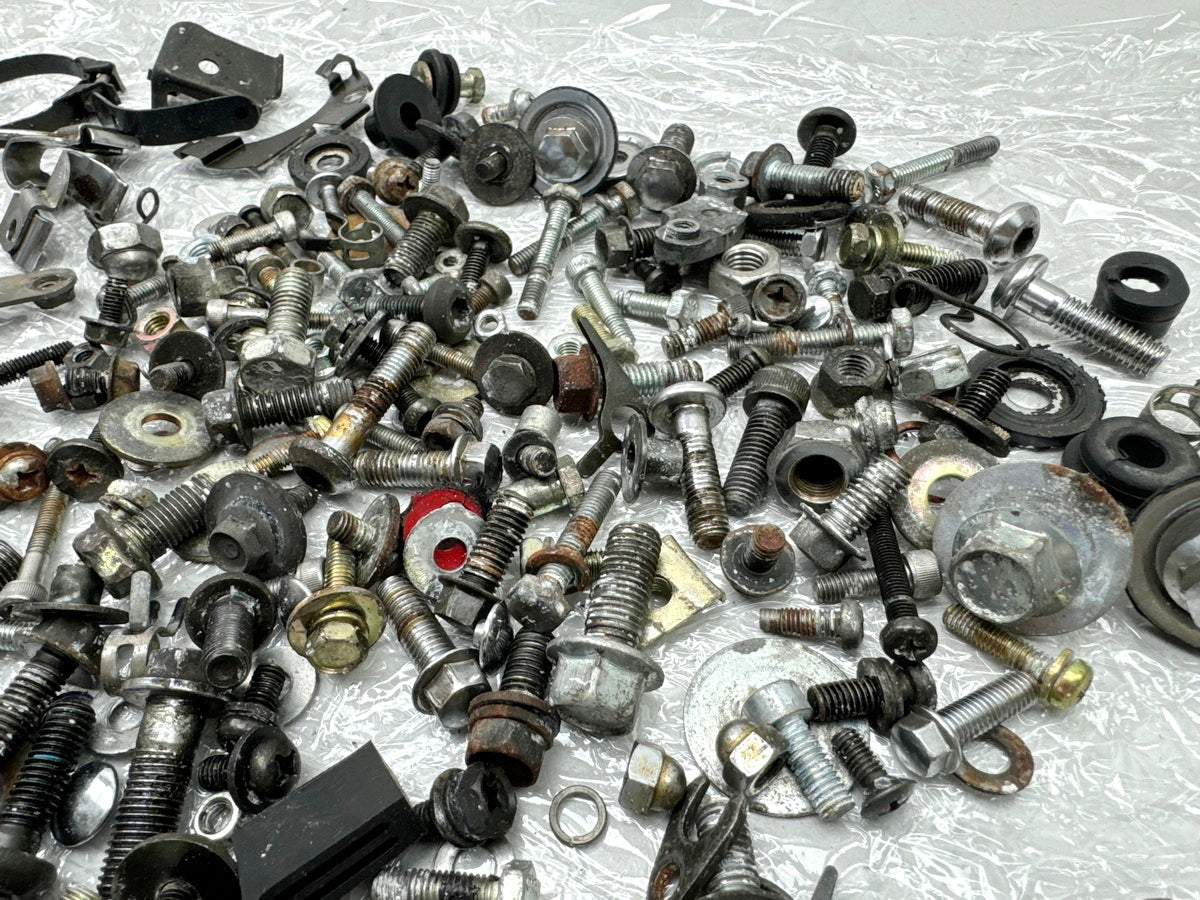 YAMAHA FZX 750 2MU (2JE) Screws Nuts Brackets Small Parts (for Frame Fairing)