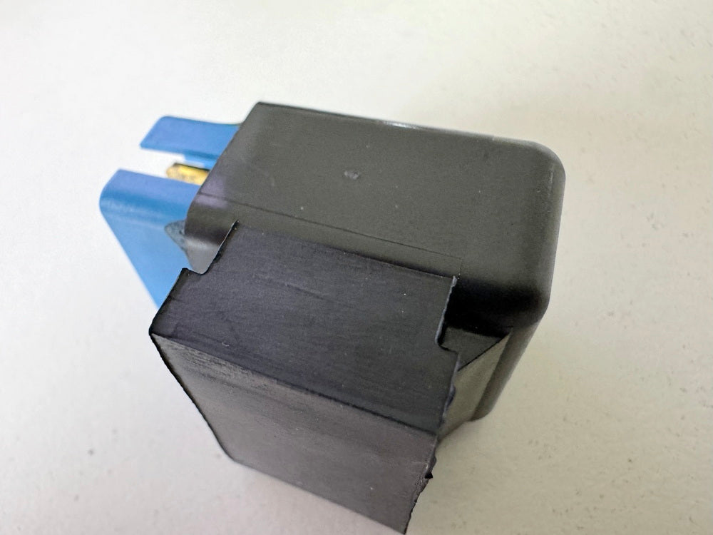 HONDA CBR 600 PC35 Relais Omron G8MS-H34 Licht Steuerrelais 38365-MN5-811
