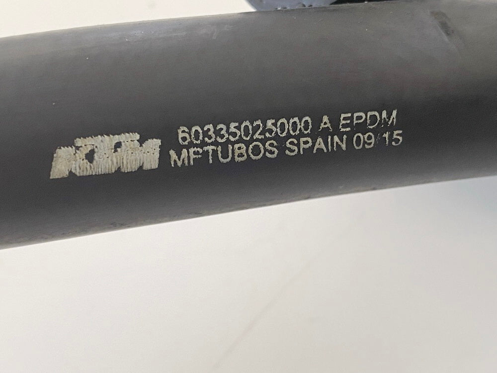 KTM 1290 SUPERDUKE R Kühlerschlauch Kühler links --> Thermostat 1 + 2 14-16