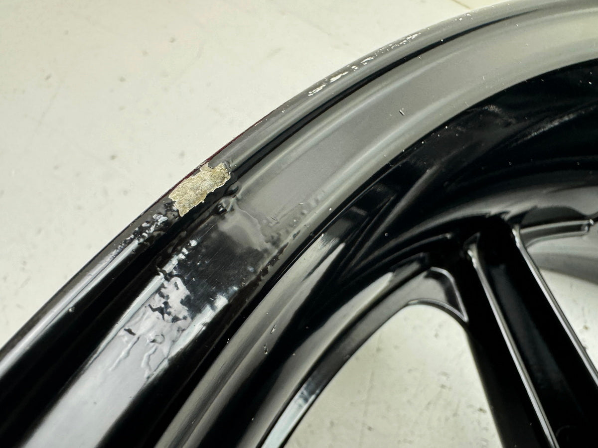 Honda CBR 900 SC28 Felge hinten Hinterrad J 17 x MT 5.50 schwarz original 92-93