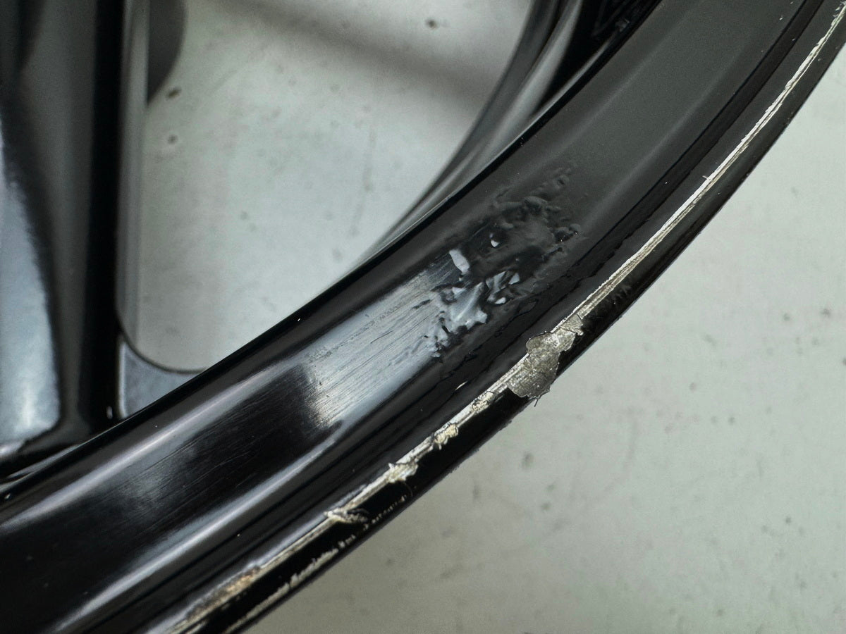 Honda CBR 900 SC28 Felge hinten Hinterrad J 17 x MT 5.50 schwarz original 92-93