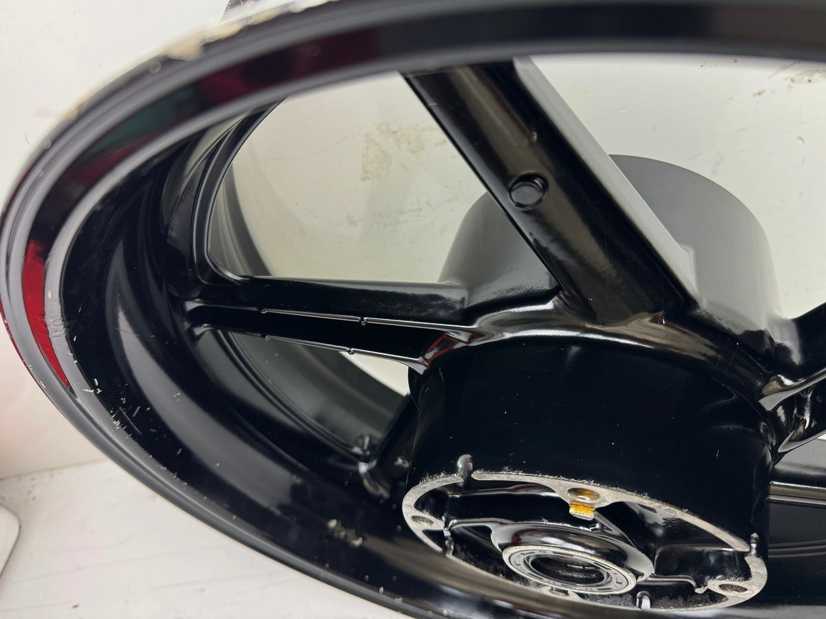 Honda CBR 900 SC28 Felge hinten Hinterrad J 17 x MT 5.50 schwarz original 92-93