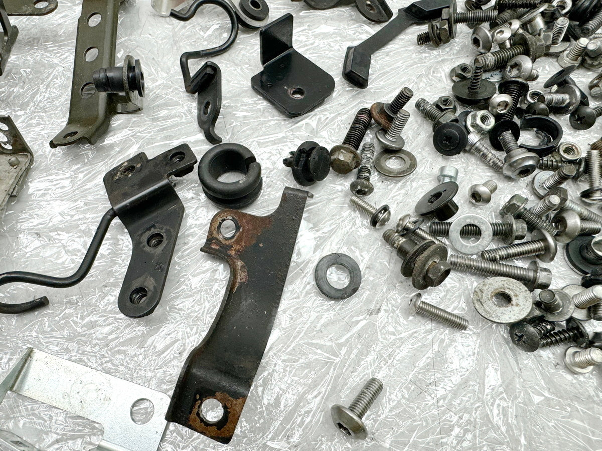 KAWASAKI ZX10R ZXT00D Schrauben Muttern Halter Kleinteile für Rahmen 06-07