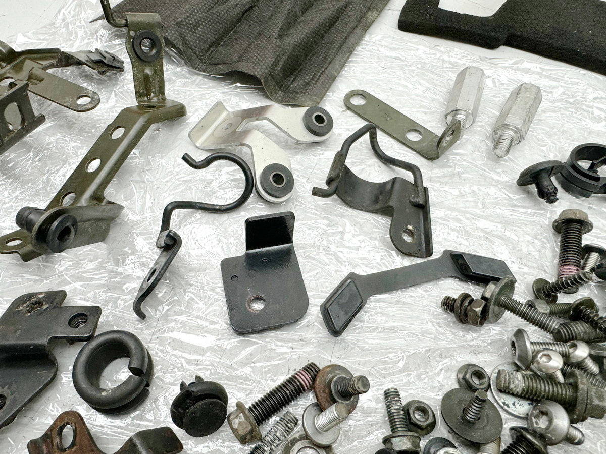 KAWASAKI ZX10R ZXT00D Schrauben Muttern Halter Kleinteile für Rahmen 06-07