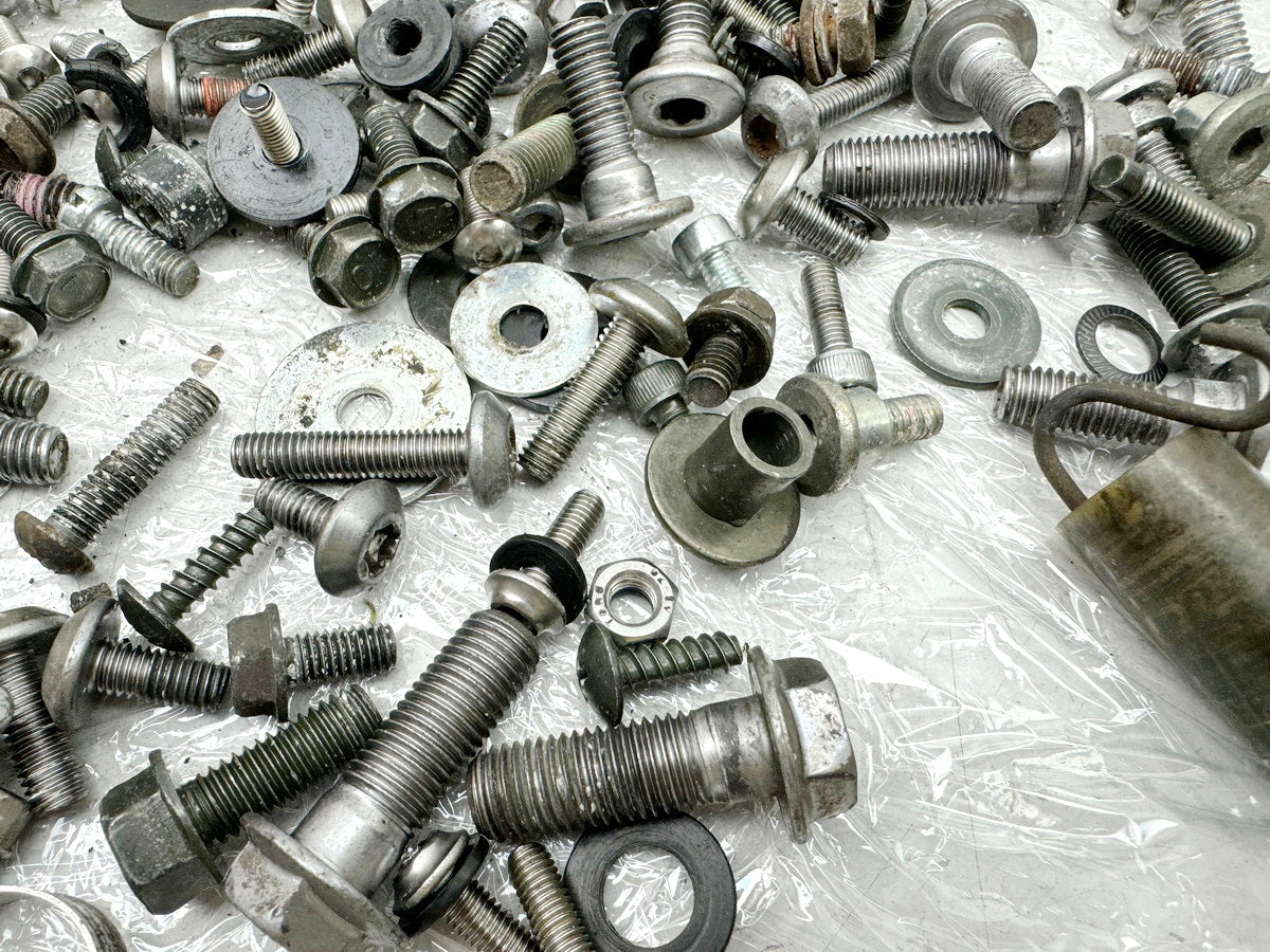 KAWASAKI ZX10R ZXT00D Schrauben Muttern Halter Kleinteile für Rahmen 06-07