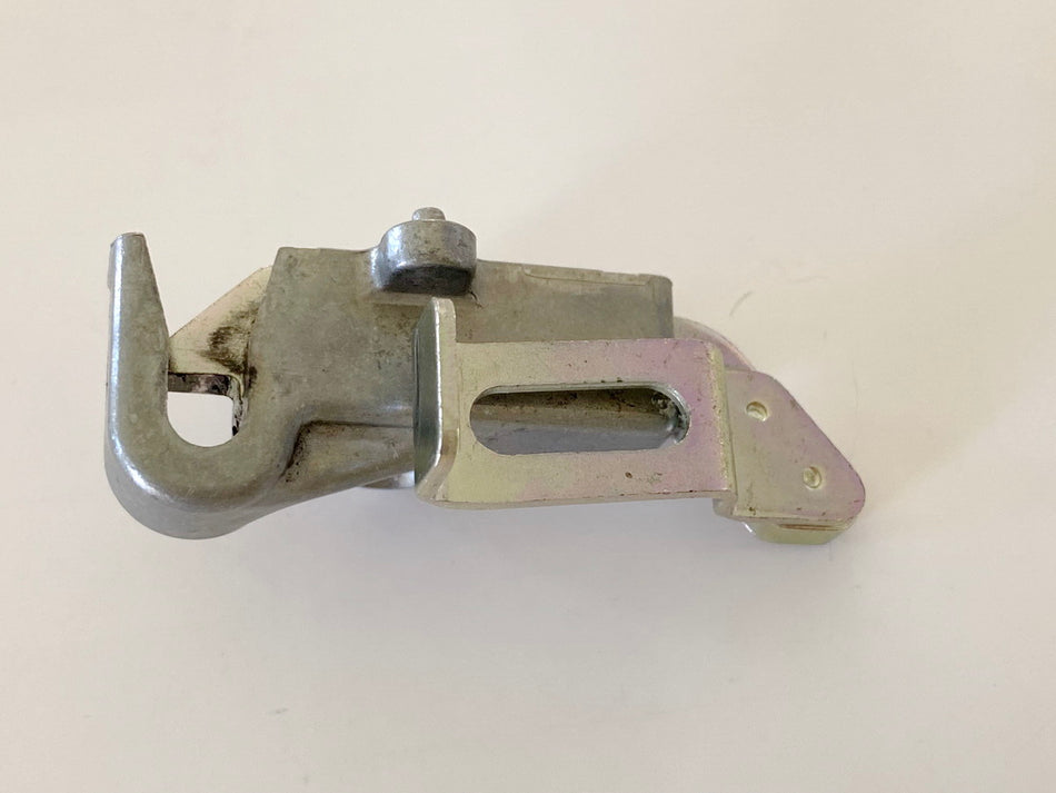 HONDA CBR 600 RR PC40 Verriegelung Soziussitz Schließhaken Sitz Öffner 07-13