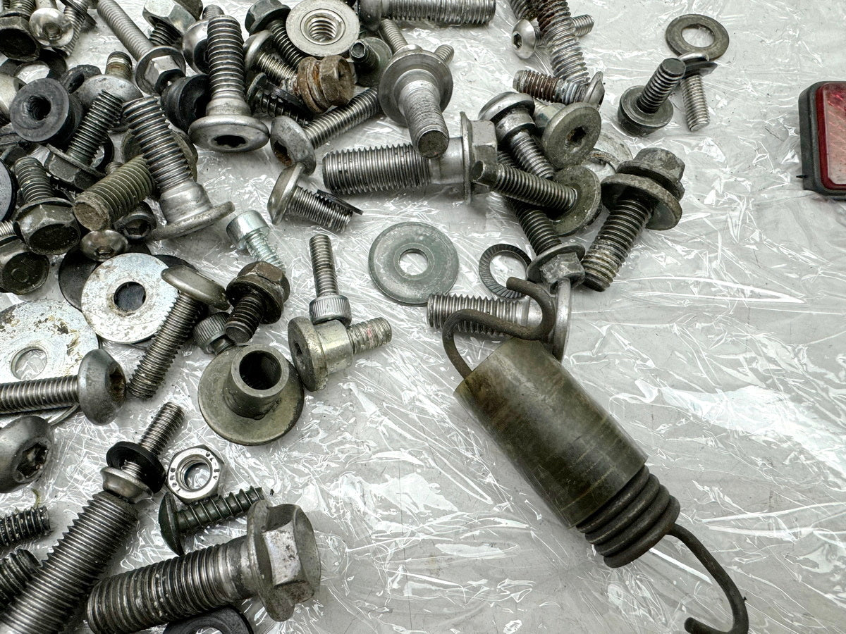 KAWASAKI ZX10R ZXT00D Schrauben Muttern Halter Kleinteile für Rahmen 06-07