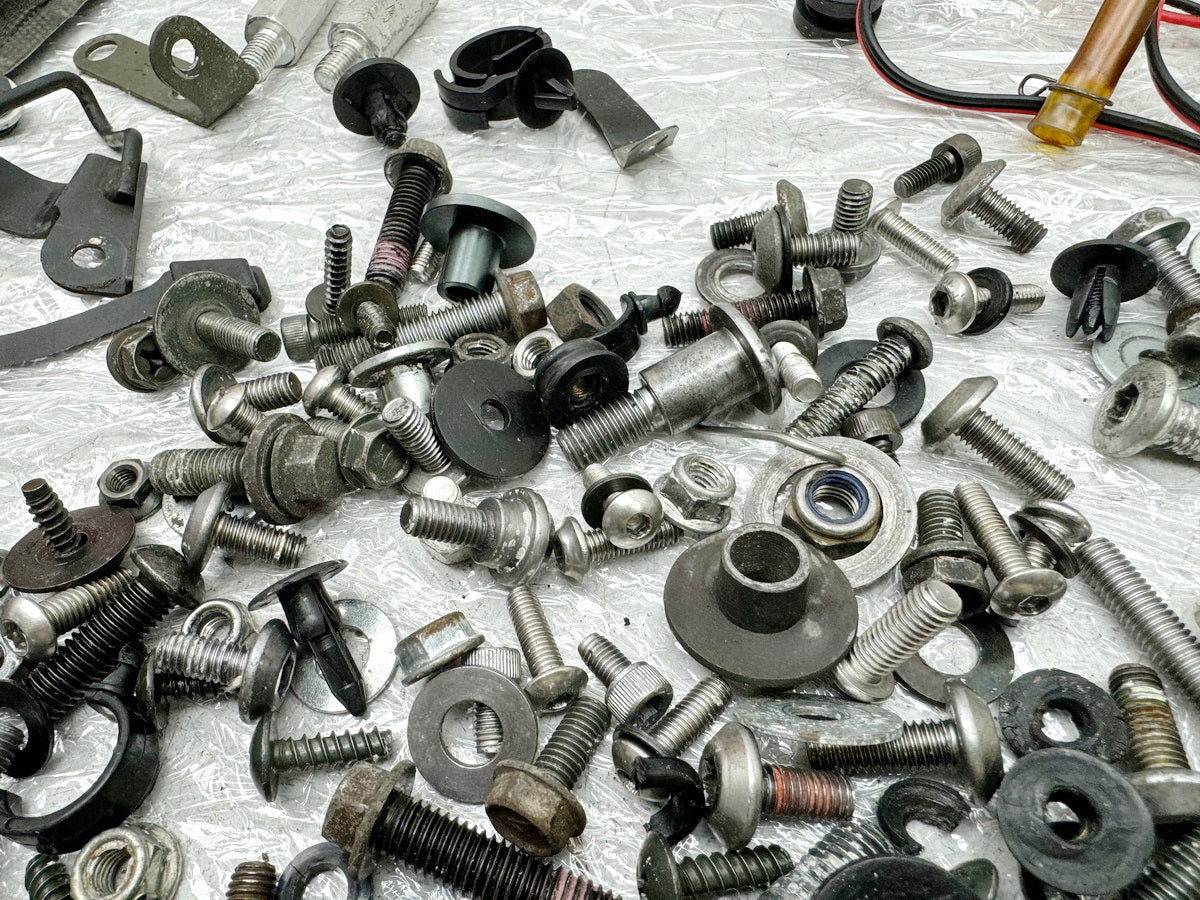 KAWASAKI ZX10R ZXT00D Schrauben Muttern Halter Kleinteile für Rahmen 06-07