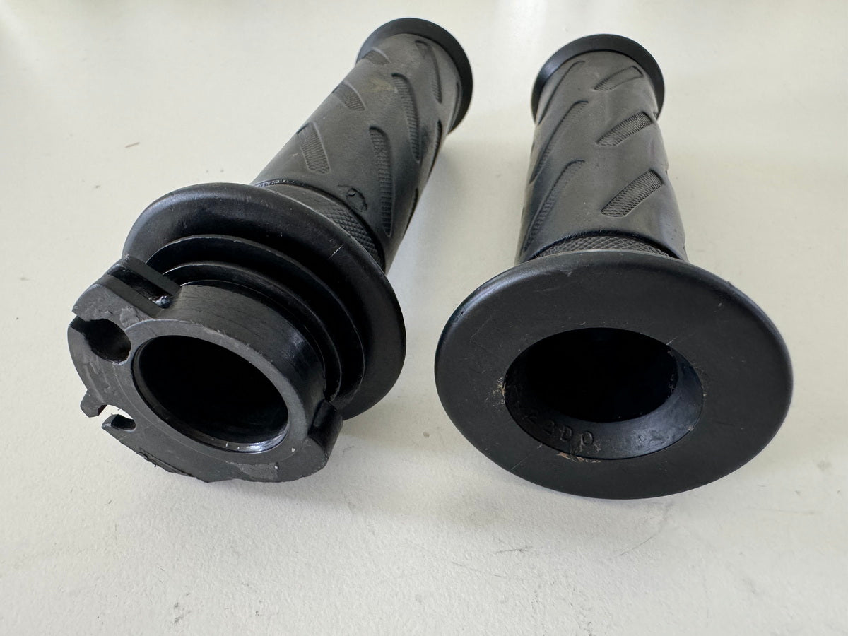 YAMAHA TT 600 E 4GV (4LW) Throttle Grip Handle Grips Handlebar Grips