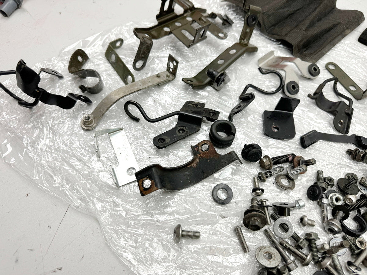 KAWASAKI ZX10R ZXT00D Schrauben Muttern Halter Kleinteile für Rahmen 06-07